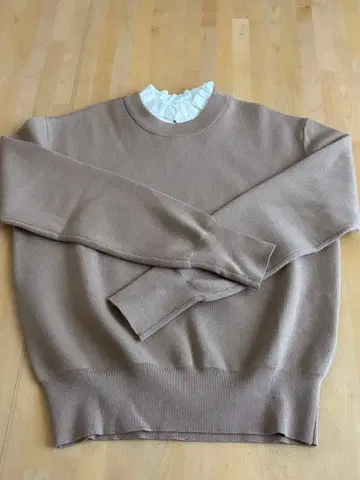 ESTNATION 베이지 니트 스웨터 프릴