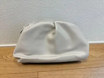 교자 가마구치 백 아이보리 숄더백 화이트