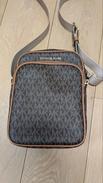 새상품급 마이클코어스 숄더백