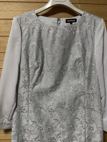 밥 스튜어트 그레이 자수 드레스