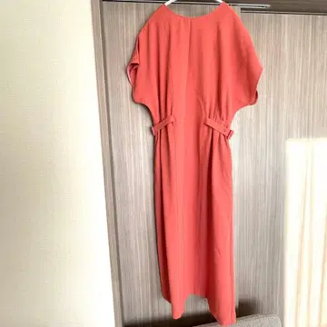 23구 38(M 사이즈) 반팔 원피스 드레이프감 소재