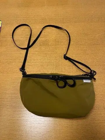 MT. RAINIER DESIGN 윈드셰드 레몰라 백 코요테