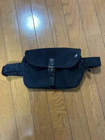 에네스베 보야주 힙색 블랙 안쪽 노후화 있음