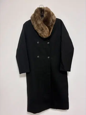 퍼 카라 부착 더블 브레스트 롱 코트