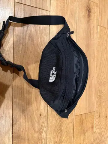THE NORTH FACE 바디백 블랙