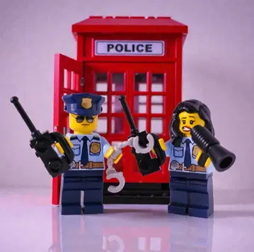 레고 미니 피규어 강렬한 인상의 경찰관