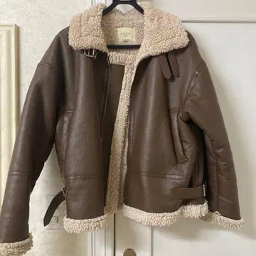 AMAIL 브라운 무스탕 코트