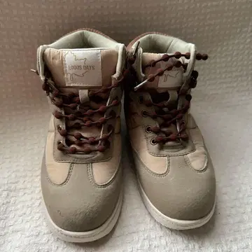 1000 DAYS 베이지 하이컷 스니커즈 M9066