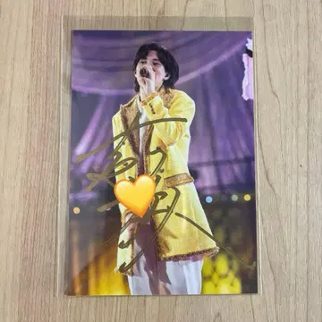 M!LK 솔로 라이브 사진 친필 사인 요시다 진토