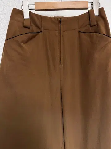 JOHNBULL 속기모 브라운 팬츠