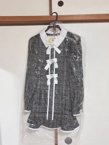 Swankiss 트위드 원피스 블랙