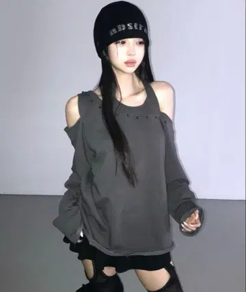 THEAIRTOWN 어깨 트임 맨투맨