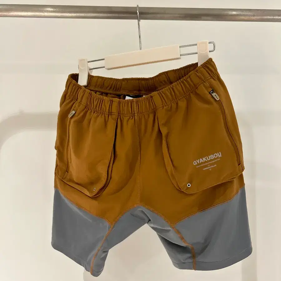 gyakusou running shorts