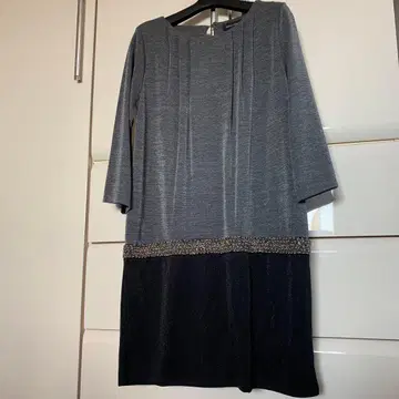 GALLORIA 무릎 기장 원피스