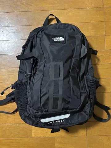 THE NORTH FACE HOT SHOT 블랙 백팩 새상품급
