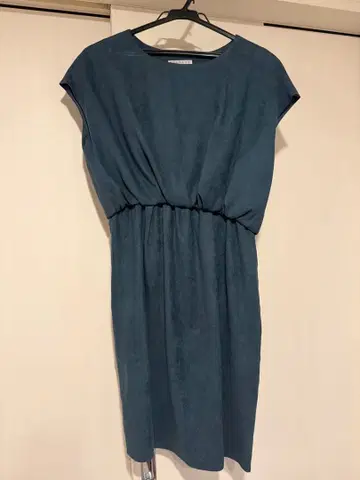 바니스 뉴욕 슬리브리스 원피스