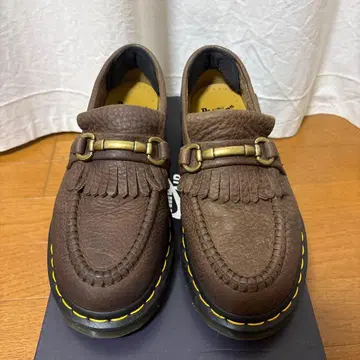 닥터마틴 에이드리안 스너플 로퍼 UK