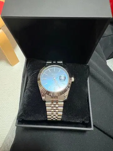 DEDIMA 블루 다이얼 시계