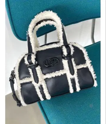 EMODA 페이크 무스탕 보스턴 백