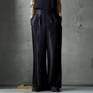 와이드 배기 플레어 새틴 스트라이프 팬츠