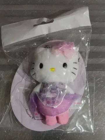 산리오 퓨로랜드 30주년 헬로키티 45주년 브로치 헬로키티