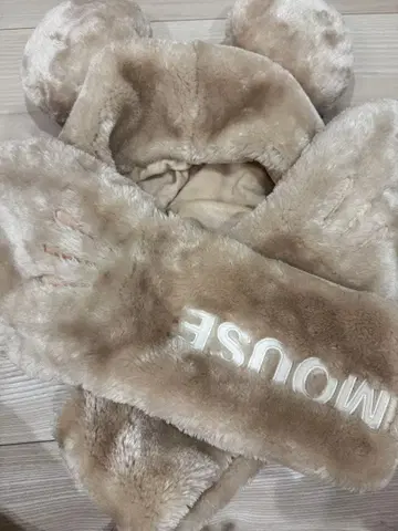 미키마우스 귀 달린 머플러