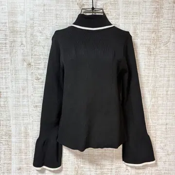 KHARIS ANGEL 바이컬러 하이넥 리브 니트