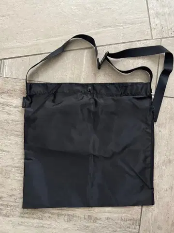 STANDARD SUPPLY 블랙 숄더백