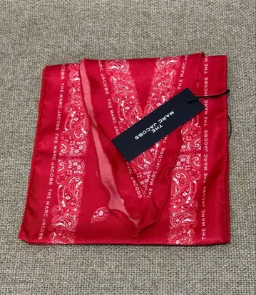 마크제이콥스 롱 스카프 로고 빨간색 페이즐리 무늬