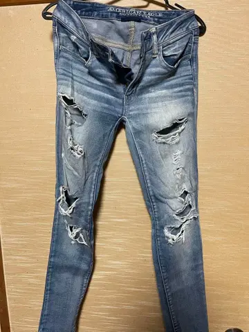 AMERICAN EAGLE OUTFITTERS 데미지 스키니 청바지