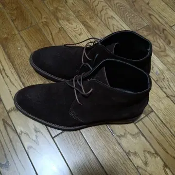 (새상품) 힐튼 스웨이드 처카 부츠 다크 브라운 24.5cm