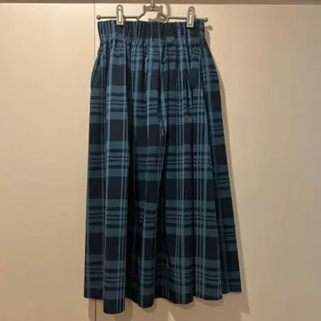 노리즈 리버서블 네이비 체크 무늬 플레어 스커트