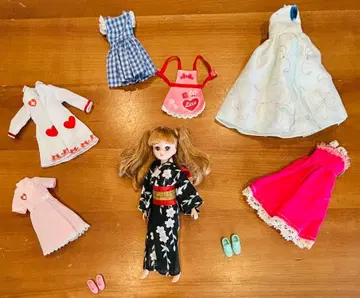 리카짱 인형과 의상 세트