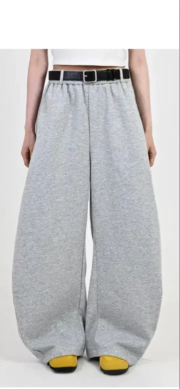 새상품급 지저인 벌룬 스웨트 팬츠 M 사이즈