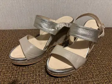 elegance 실버 가죽 웨지 샌들