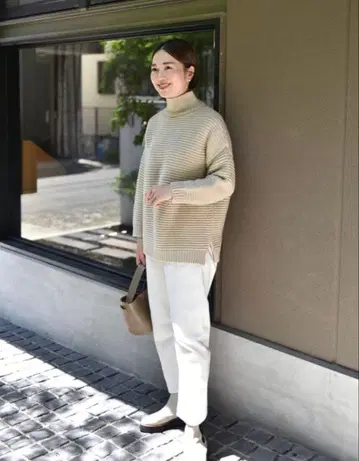 ourhome 고급 울 하이넥 니트 밀크티 베이지