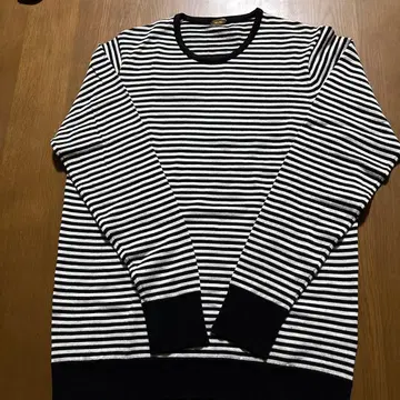 스트라이프 긴팔 니트 스웨터