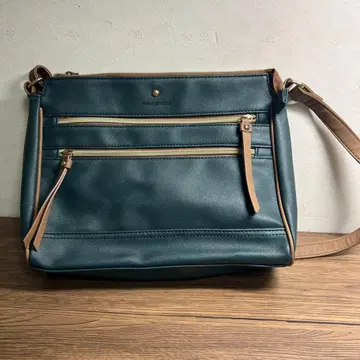 다크 그린 합성 피혁 숄더백