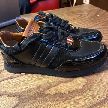 BALLY 블랙 스니커즈