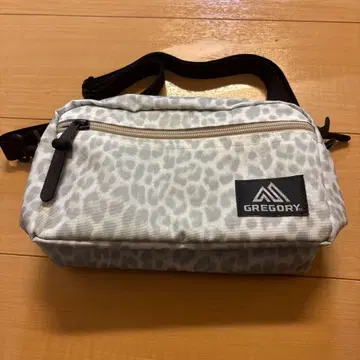 GREGORY 레오파드 무늬 숄더백