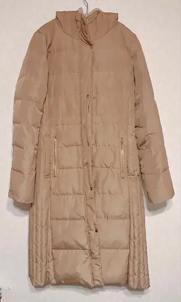 펠리시모 베이지 후드 부착 롱 다운 자켓
