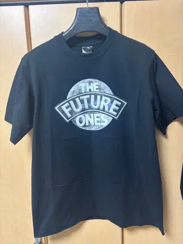 THE FUTURE ONES, 리얼 위드레이 2점