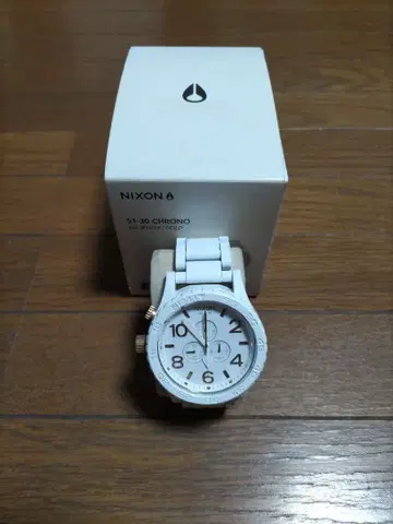 NIXON 51-30 CHRONO 화이트/골드