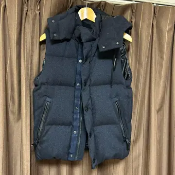 나노 유니버스 네이비 다운 베스트 지퍼 포켓 부착