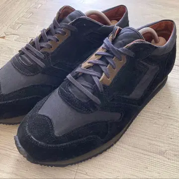 브리티시 트레이너 사이즈 42 착용 10회 정도