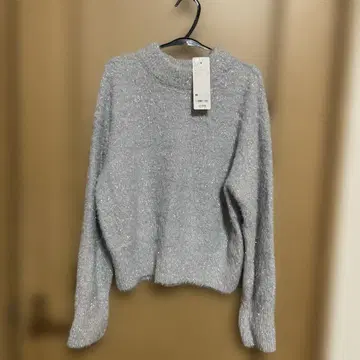 GU 샤이니 크루넥 스웨터 M 사이즈