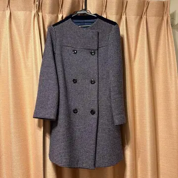 체크 무늬 노카라 피 코트