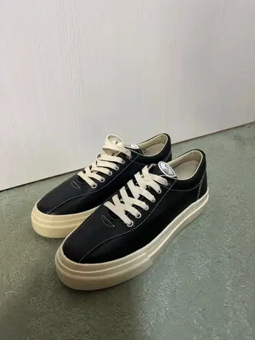 S.W.C. 블랙 스니커즈