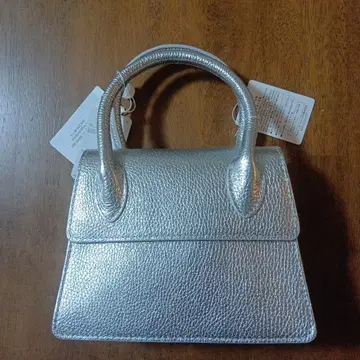 스트로베리 필드 핸드백 실버 소가죽 이탈리아제