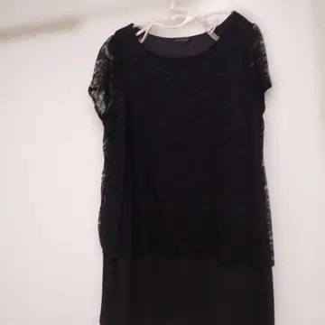 레이스 블랙 반팔 무릎 기장 원피스